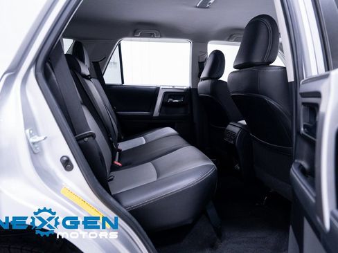 Used 2021 Toyota 4Runner SR5 Premium image 42