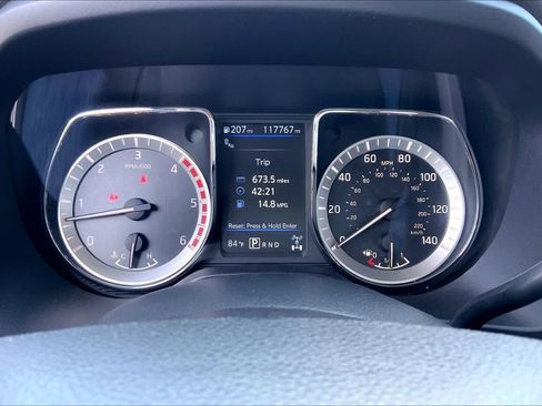 Used 2019 Nissan Titan SL w/ Chrome Package AWD/4WD image 26
