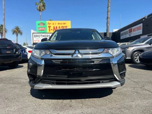 Used 2017 Mitsubishi Outlander ES image 4