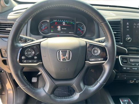Used 2022 Honda Pilot Touring image 18