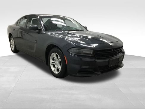 Used 2019 Dodge Charger SXT image 3