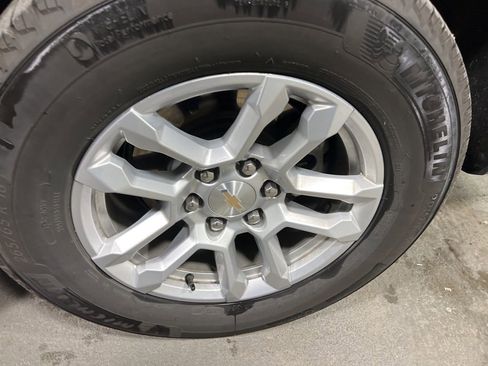 Used 2025 Chevrolet Tahoe LT image 38