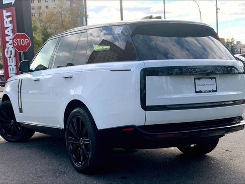 New 2025 Land Rover Range Rover SE image 12