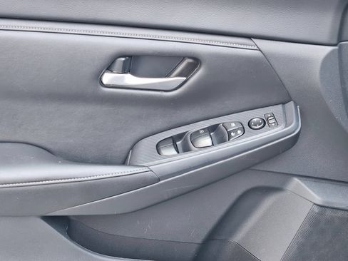 Used 2024 Nissan Sentra SV FWD image 18