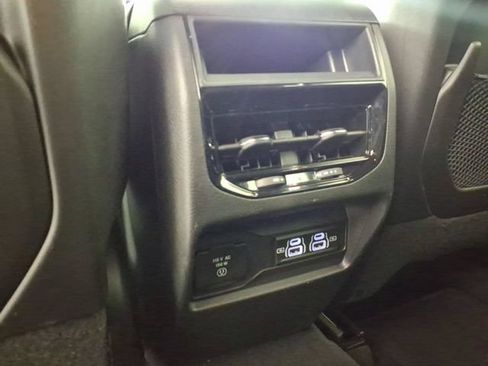 Used 2024 Jeep Grand Cherokee Laredo X w/ Luxury Tech Group I AWD/4WD image 12