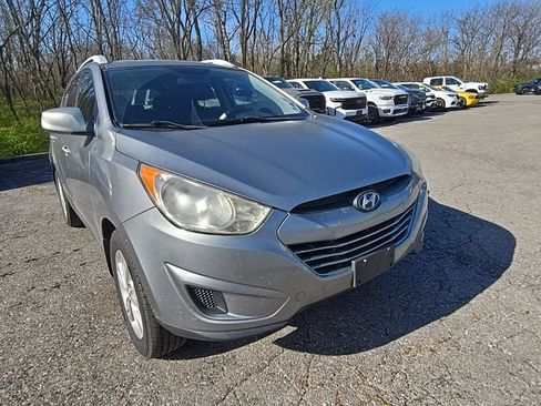 Used 2010 Hyundai Tucson GLS image 11