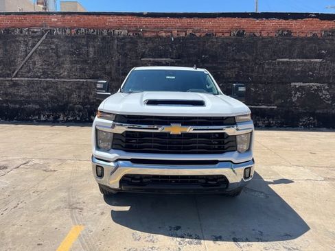 Used 2025 Chevrolet Silverado 2500 LT w/ Convenience Package AWD/4WD image 8