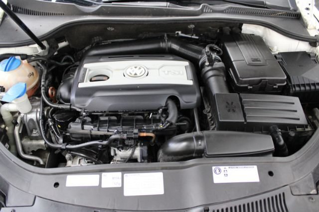 Used 2013 Volkswagen Eos Executive FWD image 23