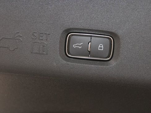 New 2025 Lincoln Navigator Reserve image 32