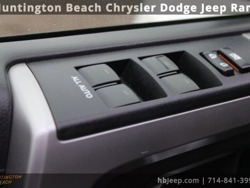 Used 2018 Toyota 4Runner SR5 image 11