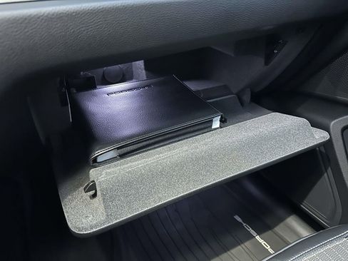 Used 2023 Porsche Macan Turbo image 36