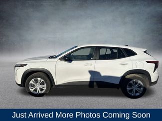 Used 2025 Chevrolet Trax LS video 2