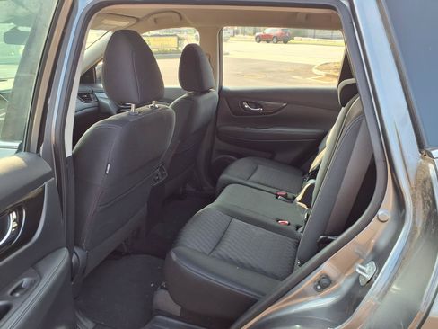 Used 2018 Nissan Rogue S FWD image 22