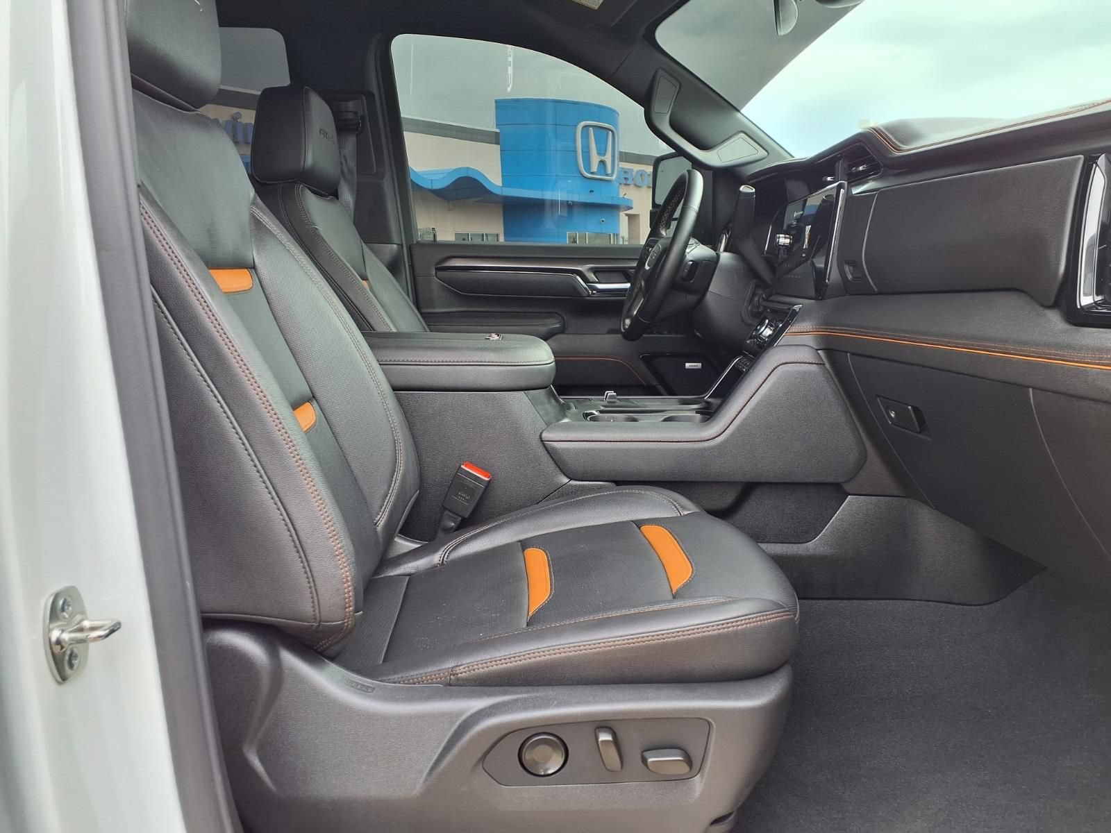 Used 2026 GMC Sierra 2500 AT4 AWD/4WD image 14