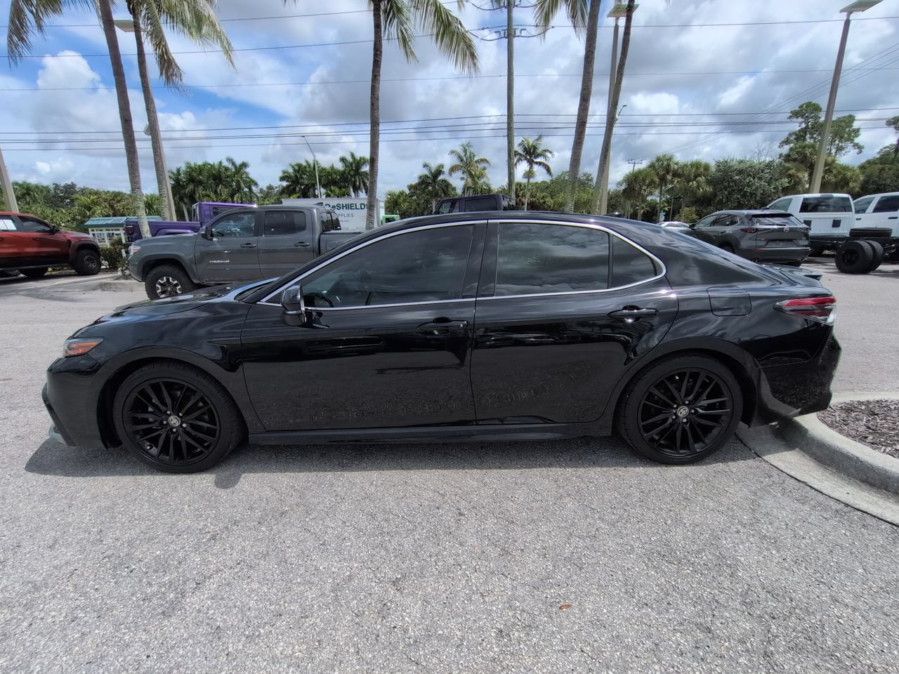 Used 2022 Toyota Camry XSE FWD image 8