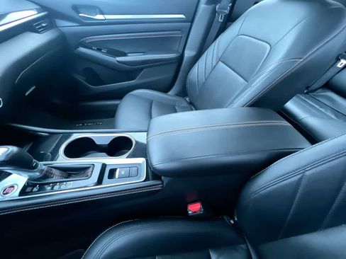 Used 2023 Nissan Altima 2.5 SR w/ SR Premium Package image 21