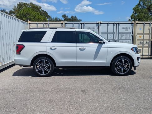 Certified 2021 Ford Expedition Limited AWD/4WD image 4