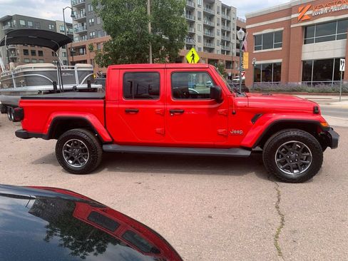 Used 2020 Jeep Gladiator Overland AWD/4WD image 9