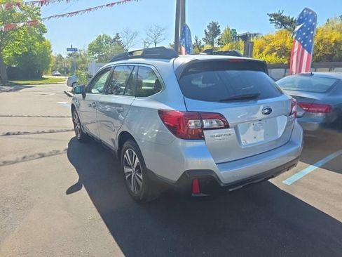 Used 2018 Subaru Outback 2.5i Limited AWD/4WD image 8