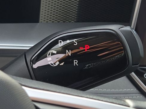 New 2026 Volkswagen Tiguan SE image 23