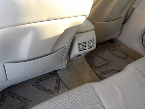 Used 2013 Lexus ES 300h image 21