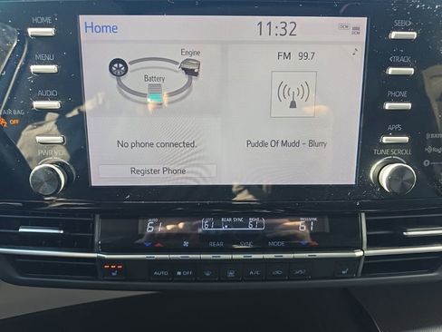 Used 2022 Toyota Sienna XLE image 28