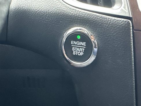 Used 2020 Ford Edge Titanium image 27