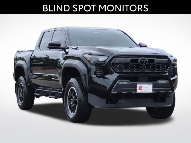 Certified 2025 Toyota Tacoma TRD Off-Road w/ TRD Off Road Premium Package AWD/4WD image 3