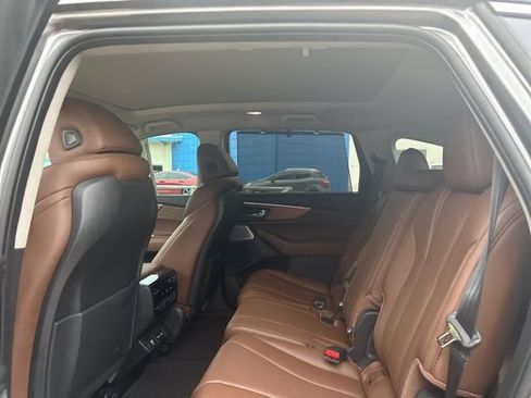 Used 2025 Acura MDX w/ Technology Package image 7