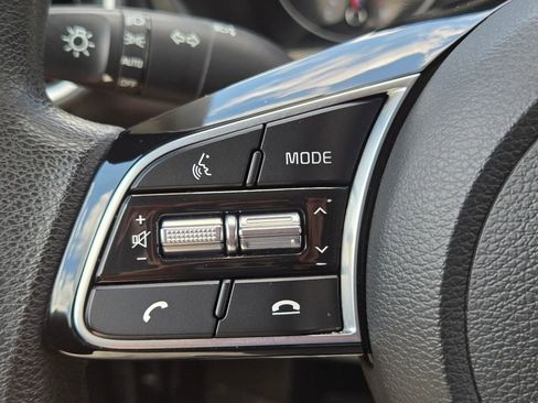 Used 2020 Kia Forte LXS FWD image 22