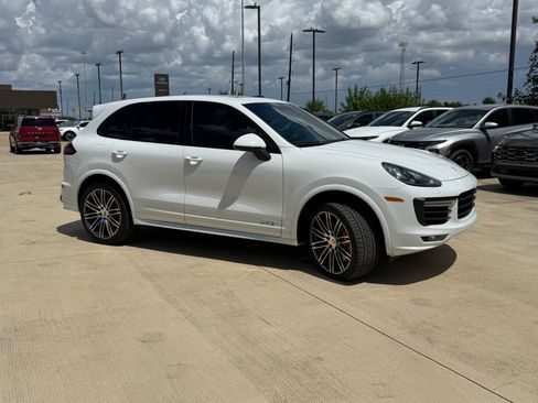 Used 2017 Porsche Cayenne GTS AWD/4WD image 8