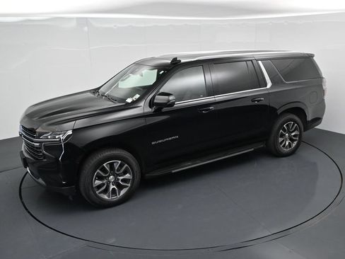 Used 2024 Chevrolet Suburban LT w/ LT Signature Plus Package RWD image 17
