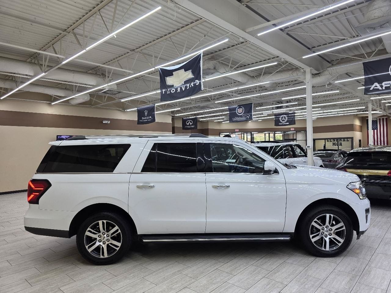 Used 2023 Ford Expedition Max Limited RWD image 5