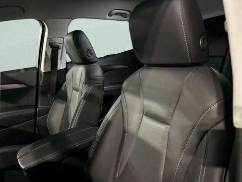 Used 2024 Buick Envision Preferred image 9