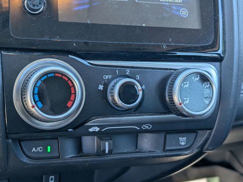 Used 2018 Honda Fit EX image 17