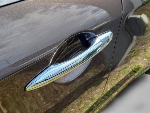 Used 2019 INFINITI Q70 Luxe AWD/4WD image 11