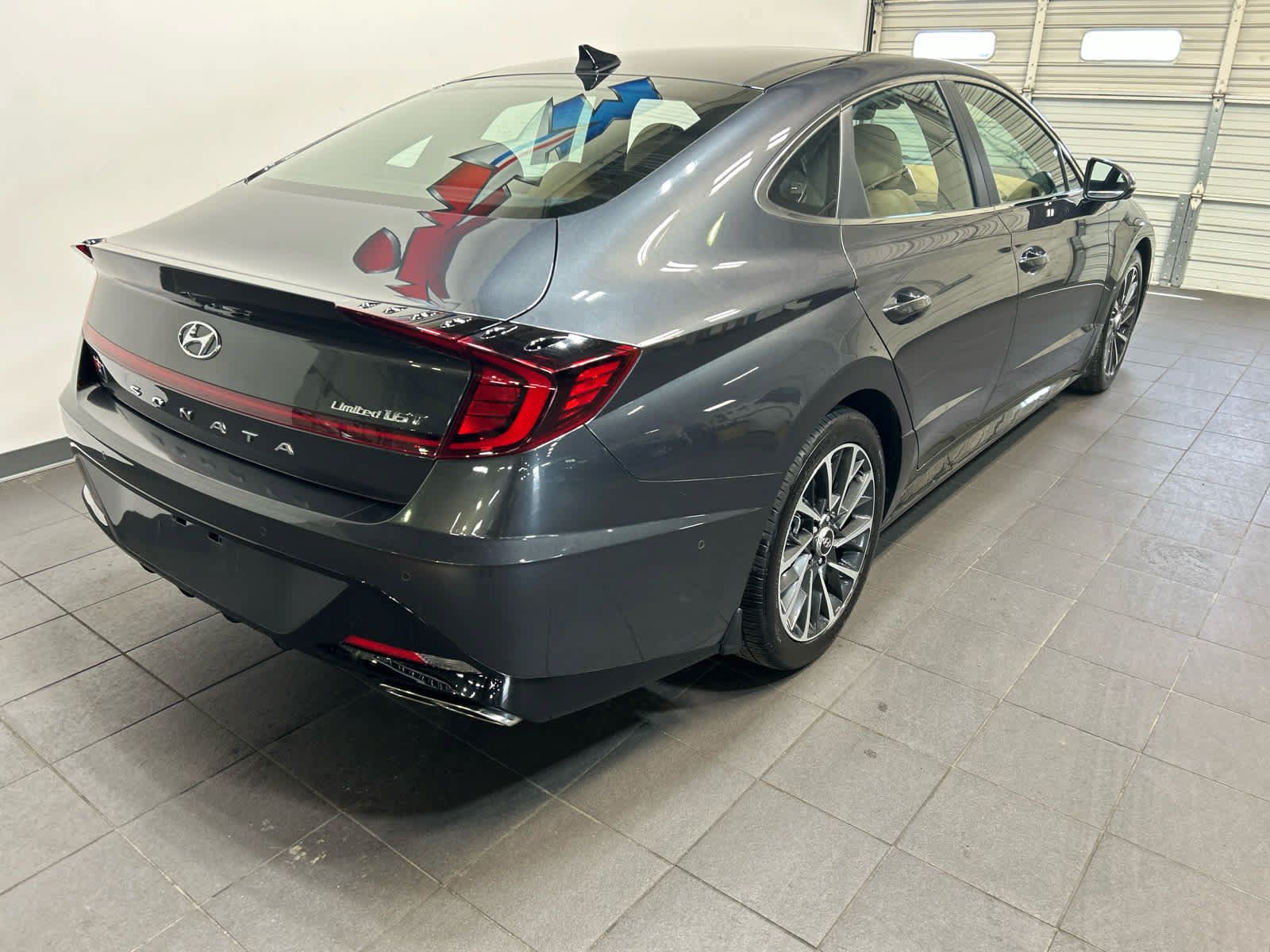 Used 2020 Hyundai Sonata Limited FWD image 3