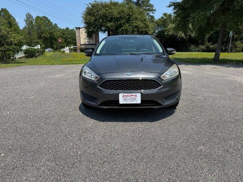 Used 2017 Ford Focus SE FWD image 26