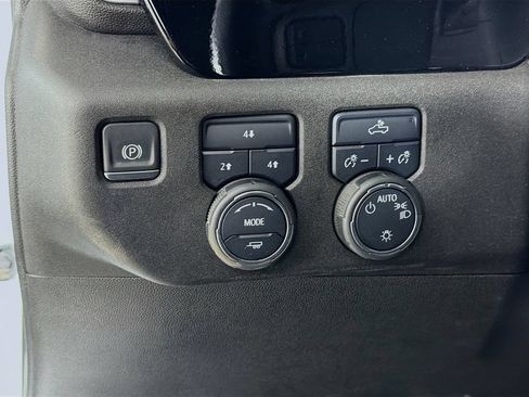 Used 2024 Chevrolet Silverado 3500 LT AWD/4WD image 11