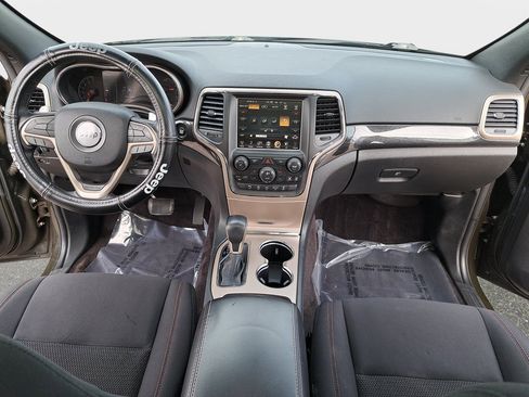 Used 2016 Jeep Grand Cherokee Laredo 75th Anniversary image 2