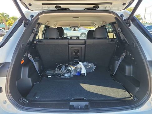 Used 2025 Mitsubishi Outlander SE image 13