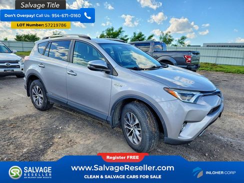 Used 2018 Toyota RAV4 XLE AWD/4WD image 5
