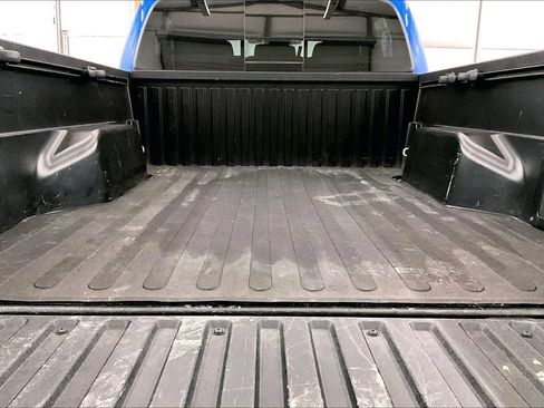 Used 2020 Toyota Tacoma TRD Off-Road w/ Blackout Package image 32