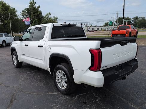Used 2025 Toyota Tundra SR5 w/ SR5 Convenience Package AWD/4WD image 5