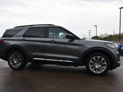 Certified 2025 Ford Explorer Active w/ Active Comfort Package AWD/4WD image 7