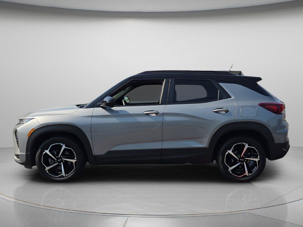Used 2023 Chevrolet TrailBlazer RS w/ Convenience Package FWD image 3