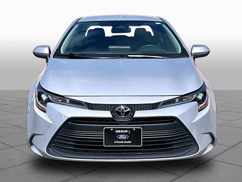 Used 2026 Toyota Corolla LE FWD image 4