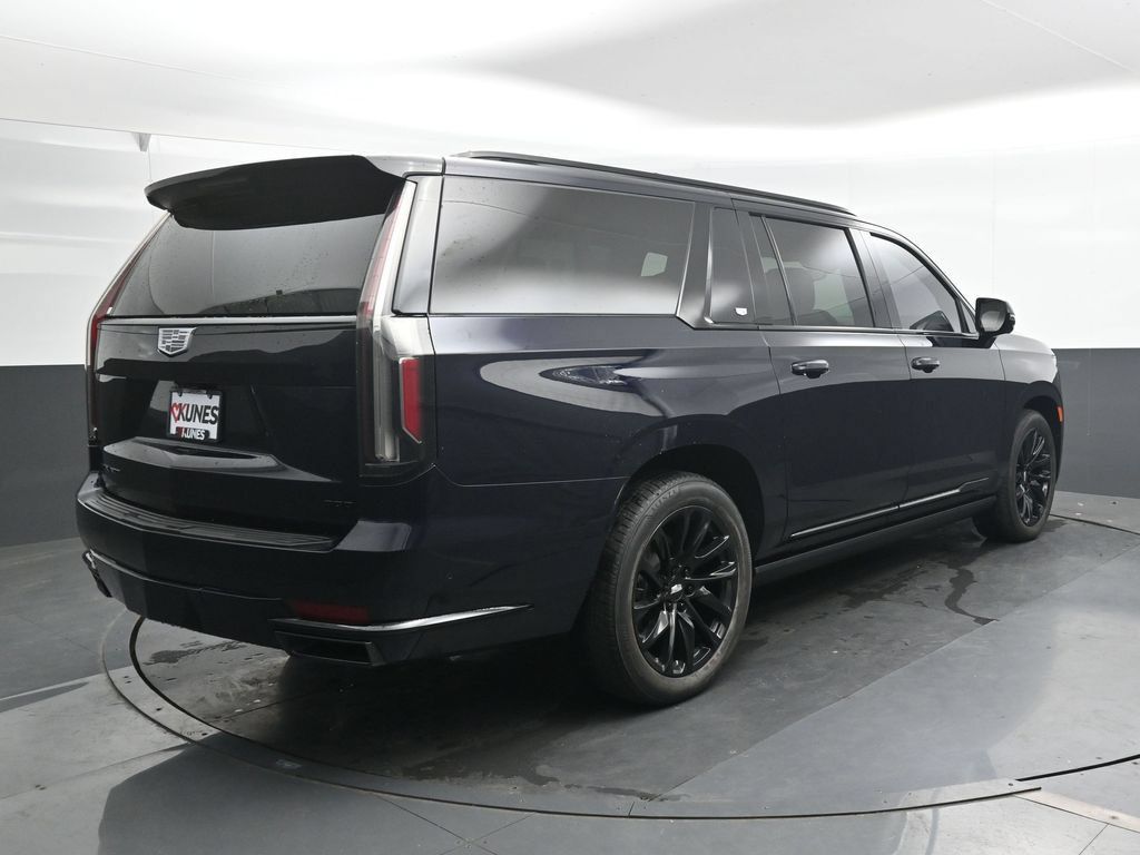 Used 2023 Cadillac Escalade ESV Sport Platinum w/ LPO, ONYX Package AWD/4WD image 2