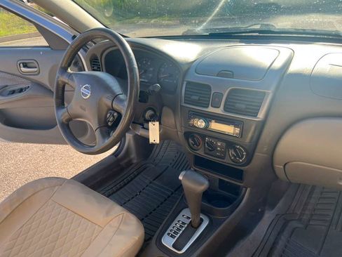Used 2004 Nissan Sentra S w/ Road Trip Pkg FWD image 14