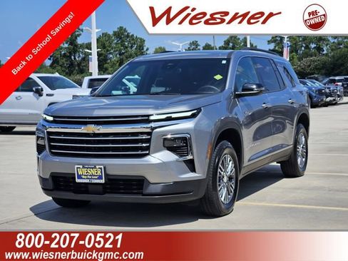 Used 2026 Chevrolet Traverse LT AWD/4WD image 1